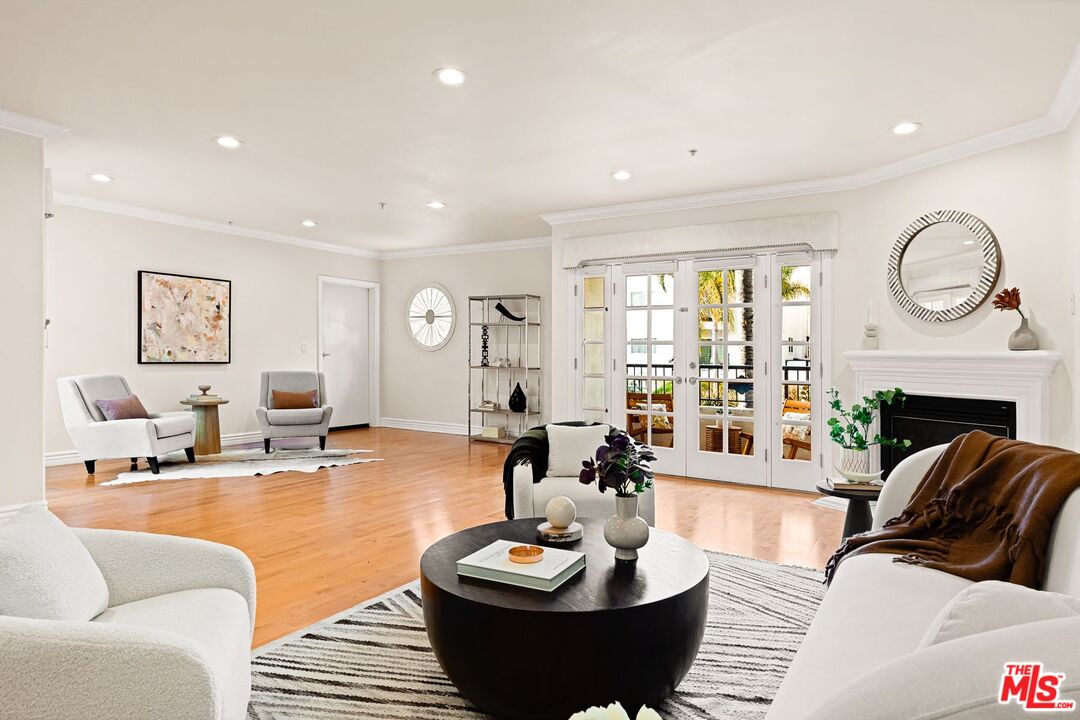 11908 Darlington Ave Unit: 202