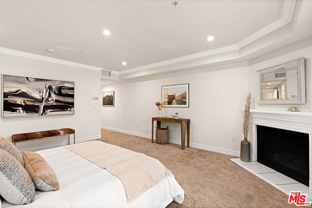 11908 Darlington Ave Unit: 202