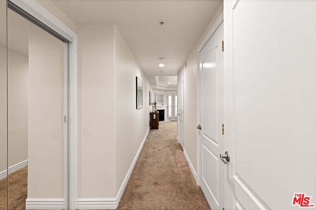 11908 Darlington Ave Unit: 202