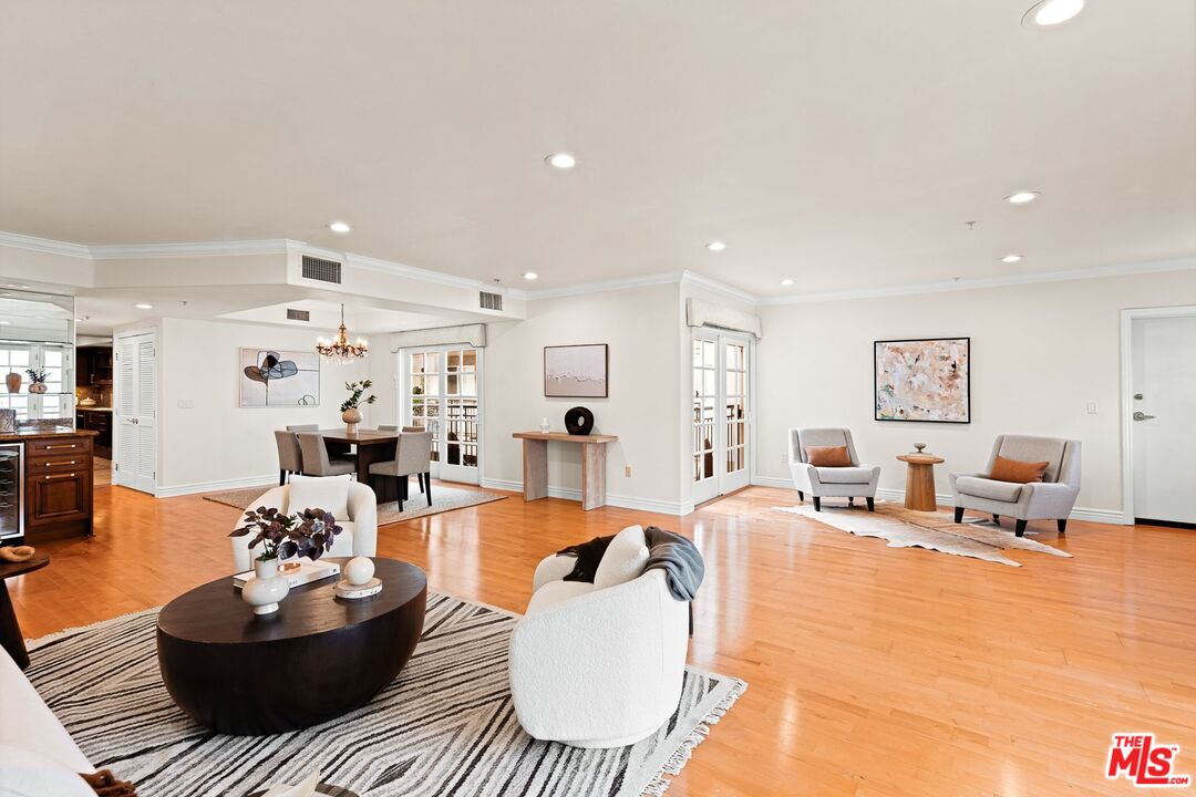 11908 Darlington Ave Unit: 202