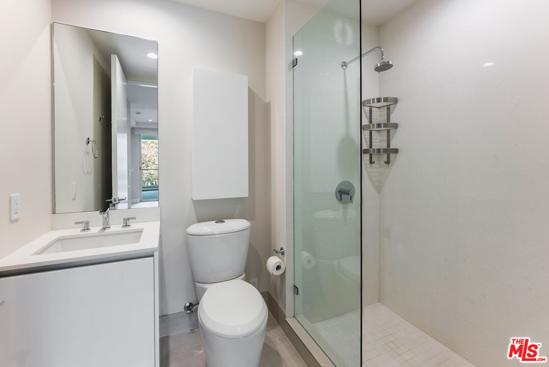 460 N Palm Dr Unit: 302