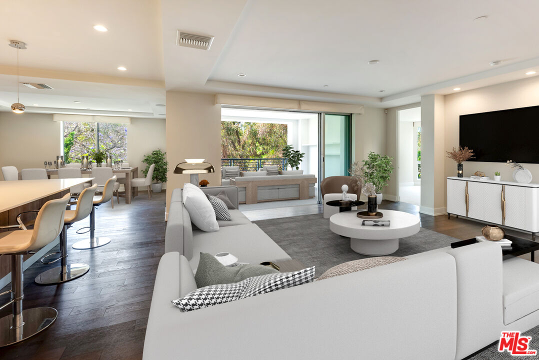 460 N Palm Dr Unit: 302