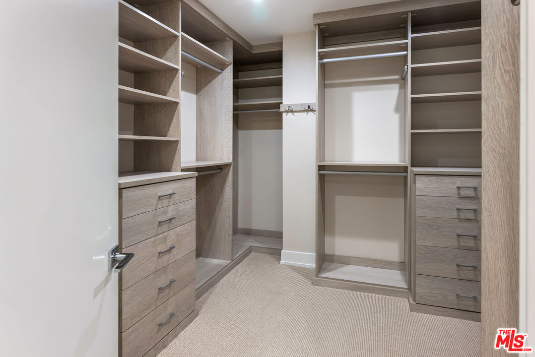 460 N Palm Dr Unit: 302