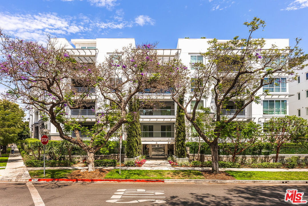 460 N Palm Dr Unit: 302