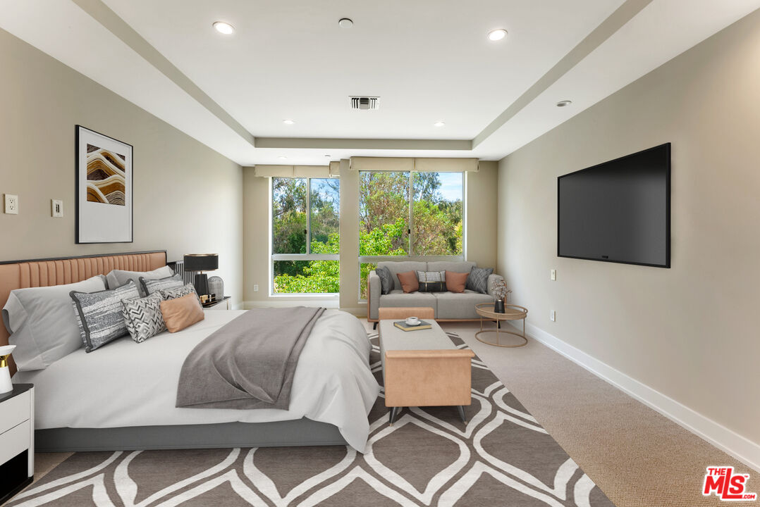 460 N Palm Dr Unit: 302