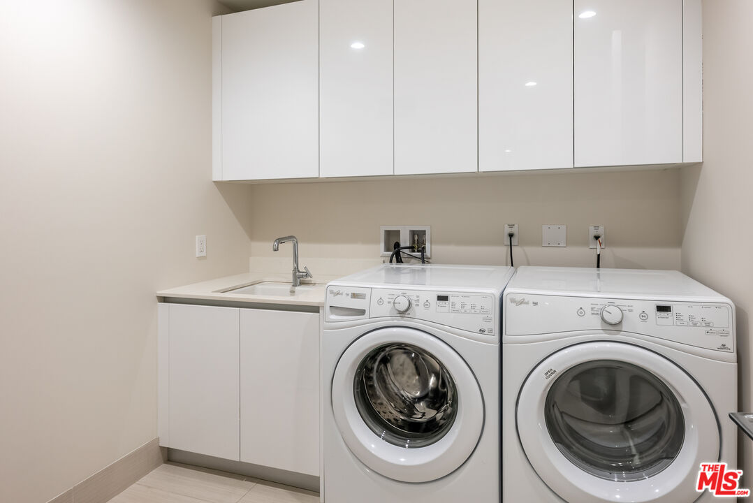 460 N Palm Dr Unit: 302