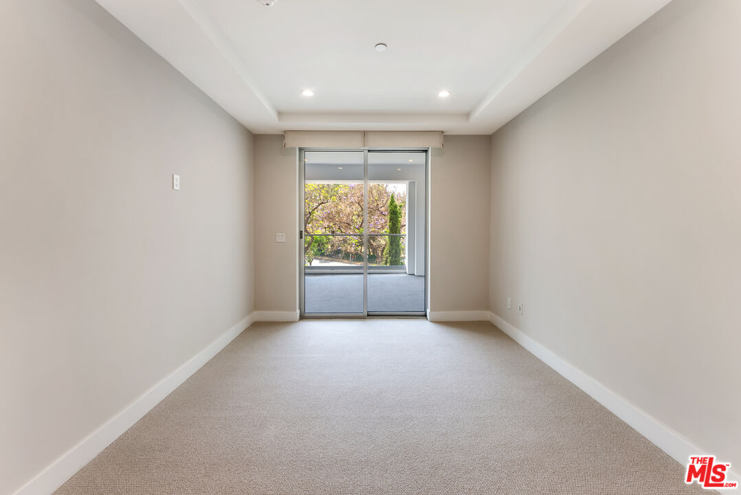 460 N Palm Dr Unit: 302