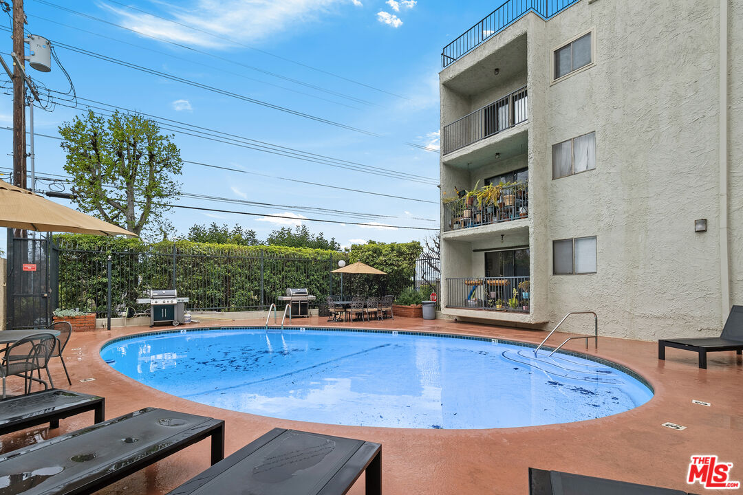 2929 Waverly Dr Unit: 110