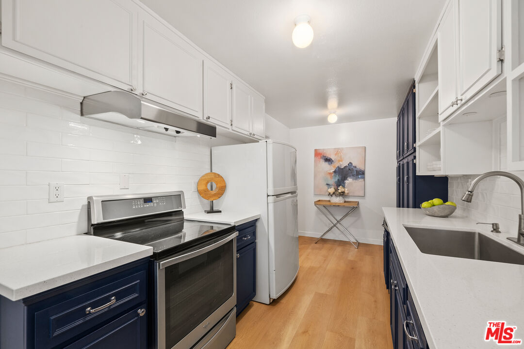 2929 Waverly Dr Unit: 110