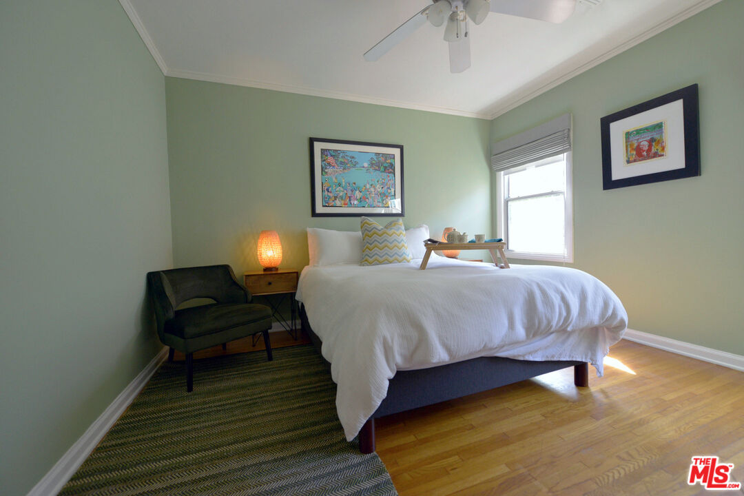 6222 San Vicente Blvd