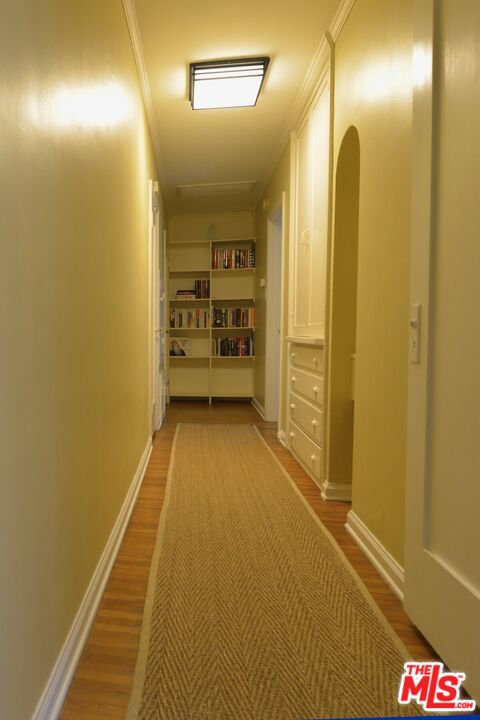 6222 San Vicente Blvd