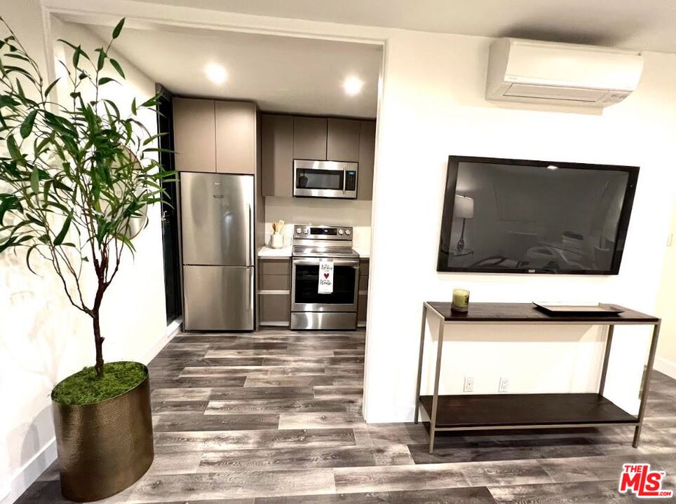 9500 W Olympic Blvd Unit: 106