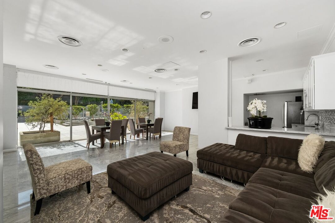 10450 Wilshire Blvd Unit: 5F