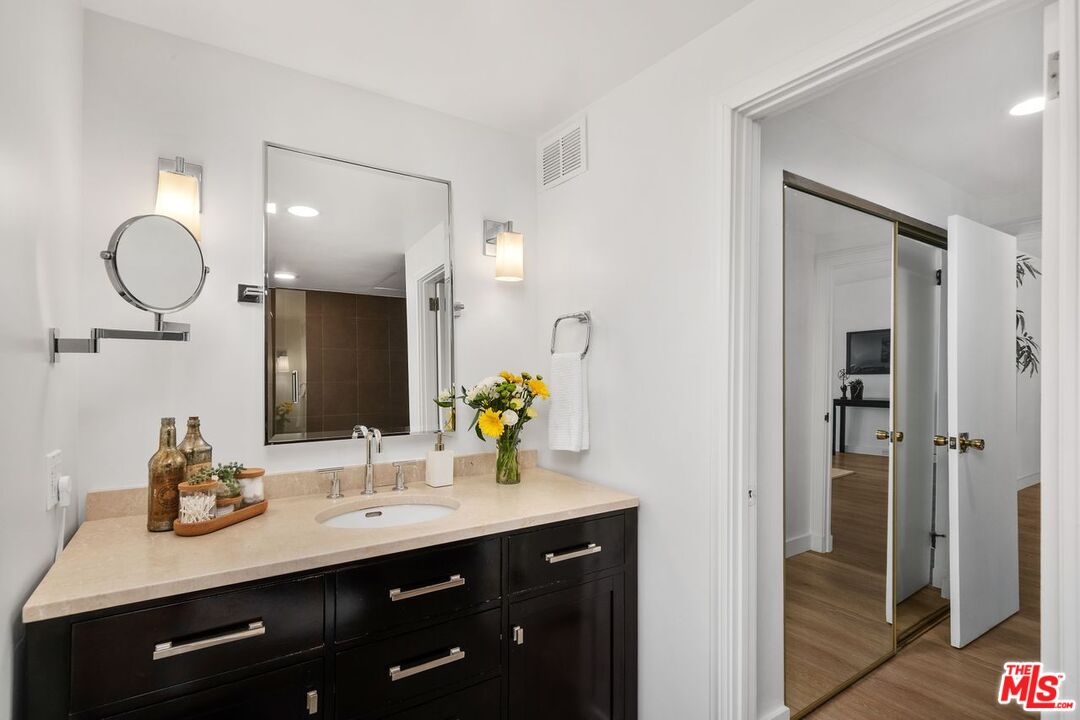 10450 Wilshire Blvd Unit: 5F