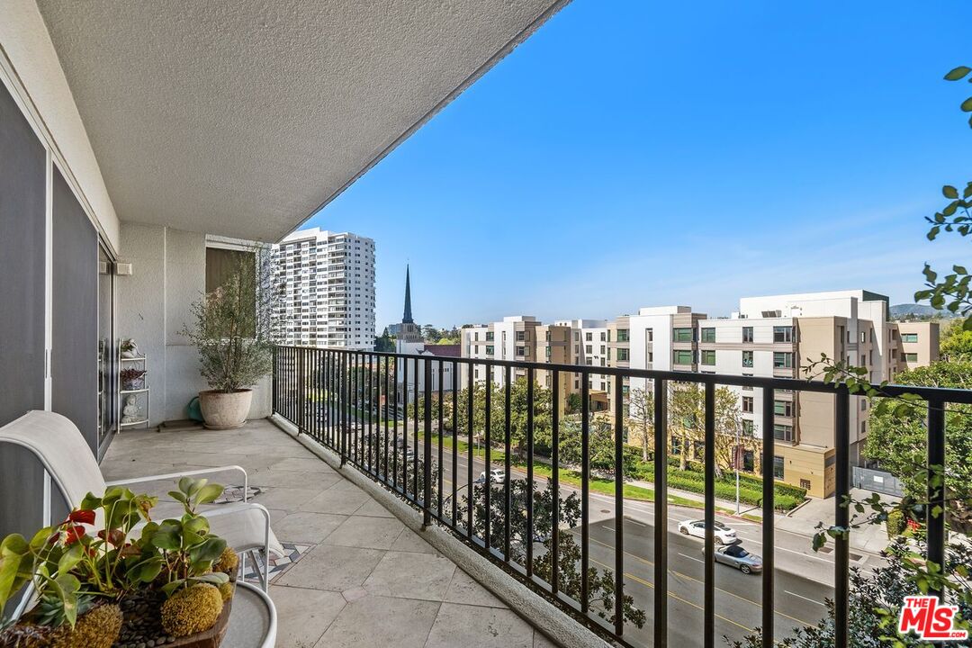 10450 Wilshire Blvd Unit: 5F