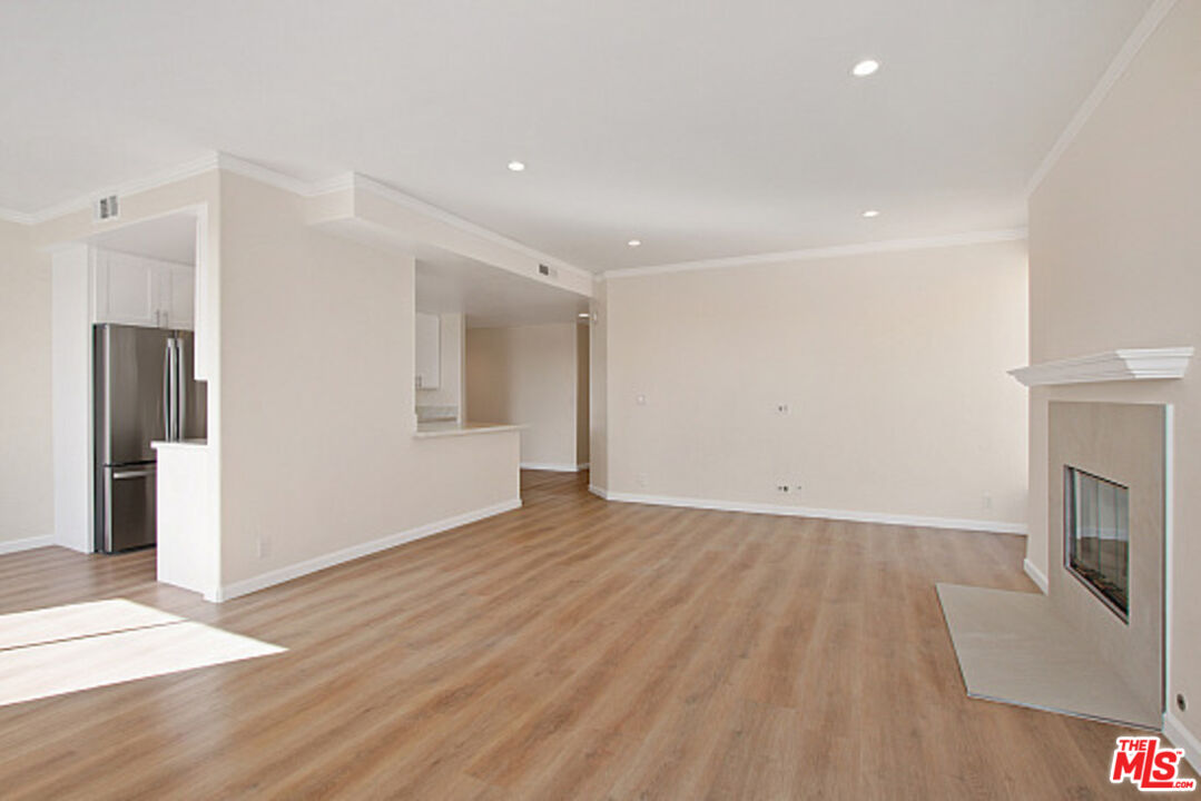 1240 S Corning St Unit: 207