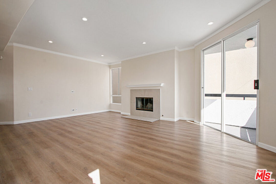 1240 S Corning St Unit: 207