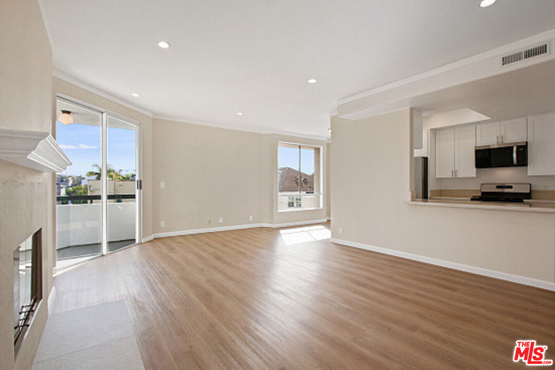 1240 S Corning St Unit: 207