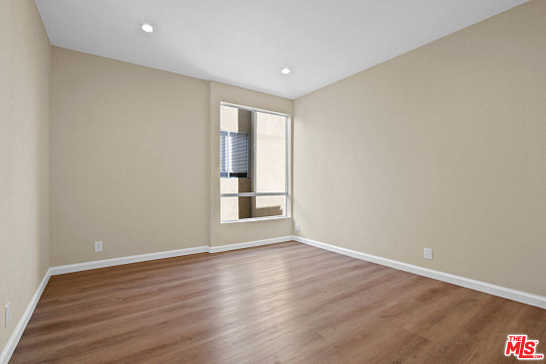 1240 S Corning St Unit: 207