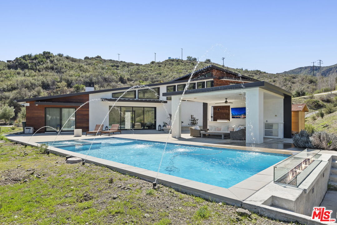 31830 Lobo Canyon