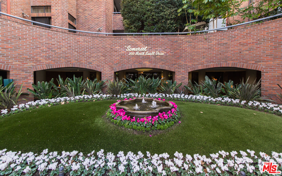 200 N Swall Dr Unit: 9