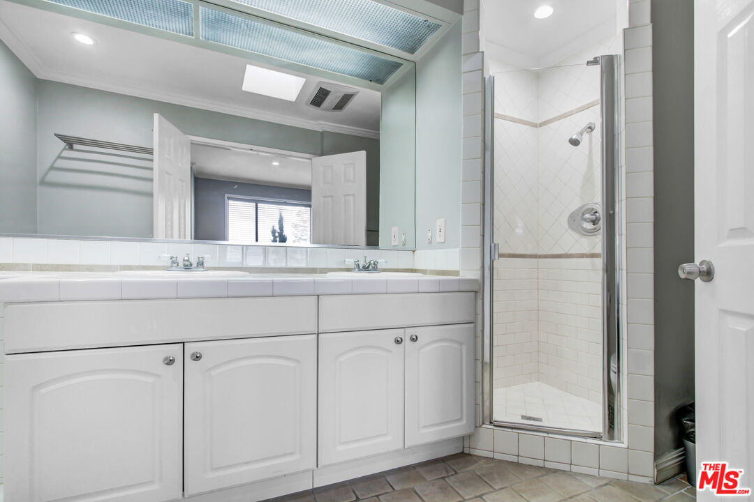 831 S Gretna Green Way Unit: 302