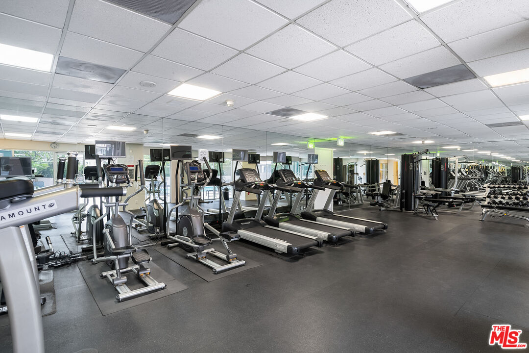 875 Comstock Ave Unit: 9D