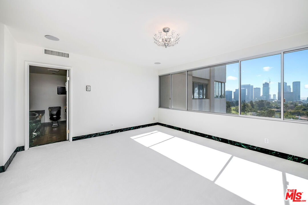 875 Comstock Ave Unit: 9D