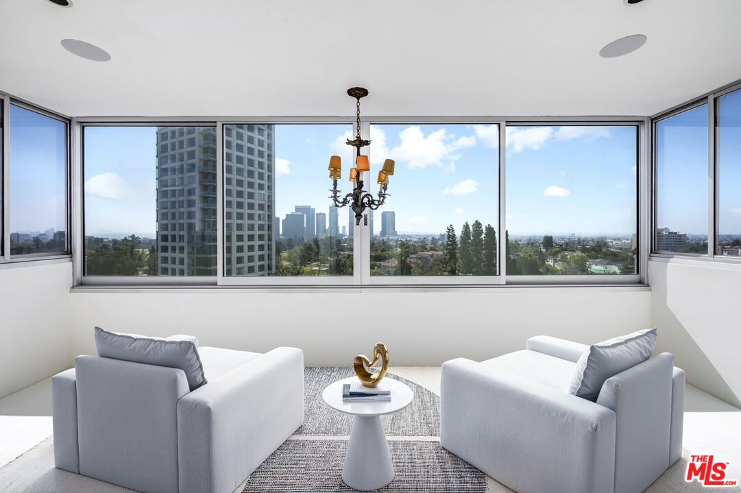 875 Comstock Ave Unit: 9D