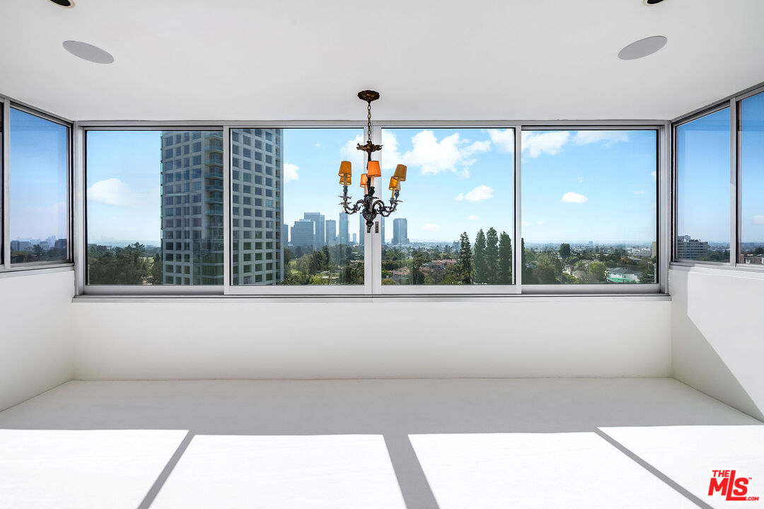 875 Comstock Ave Unit: 9D