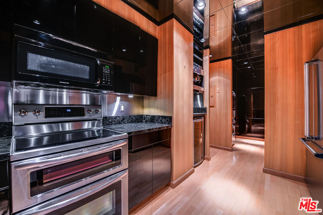 875 Comstock Ave Unit: 9D