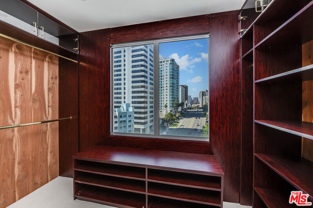 875 Comstock Ave Unit: 9D