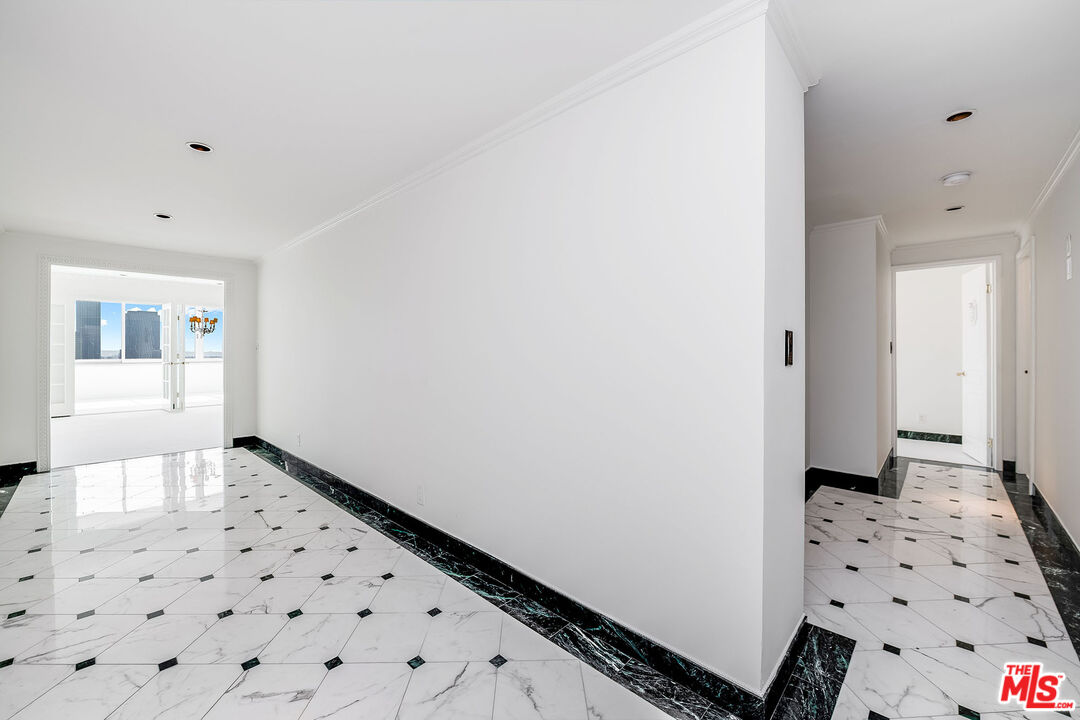 875 Comstock Ave Unit: 9D