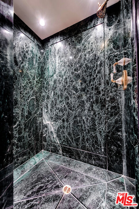 875 Comstock Ave Unit: 9D