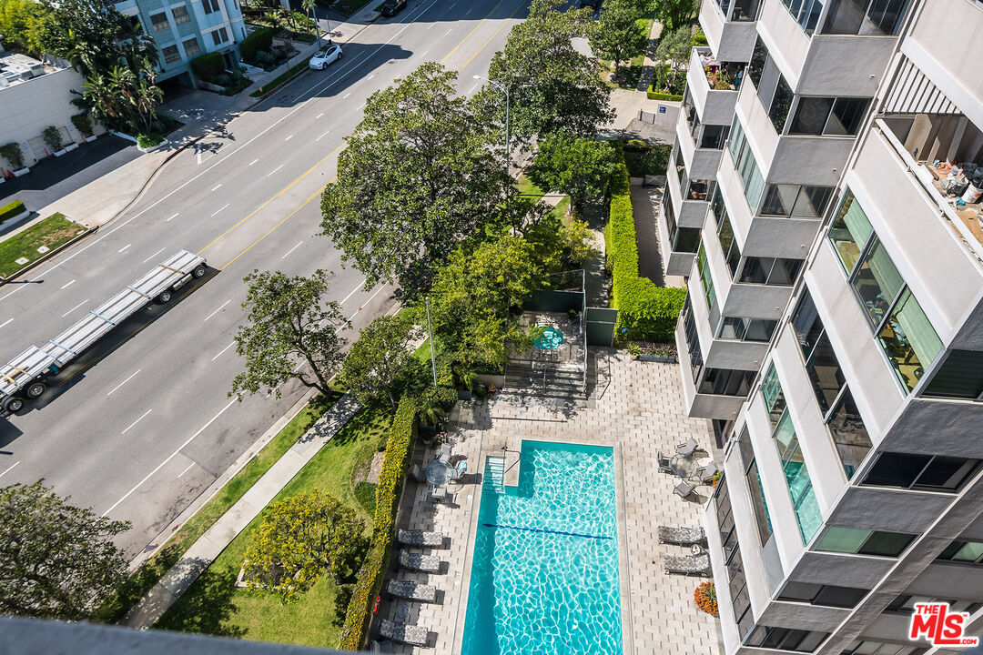 875 Comstock Ave Unit: 9D