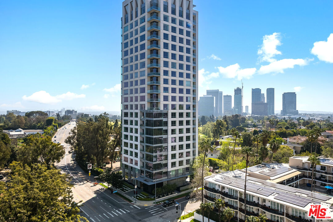 875 Comstock Ave Unit: 9D