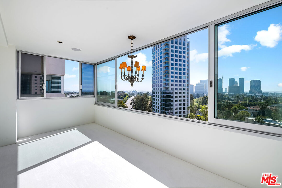 875 Comstock Ave Unit: 9D