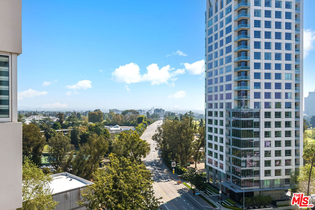 875 Comstock Ave Unit: 9D