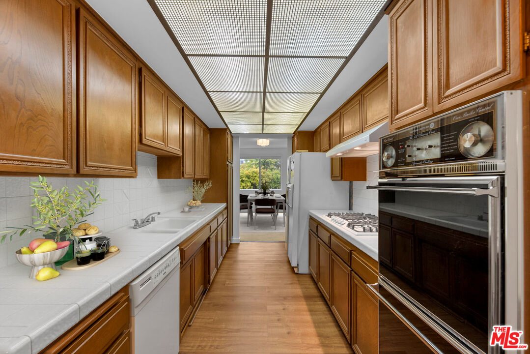 10671 Holman Ave Unit: 304