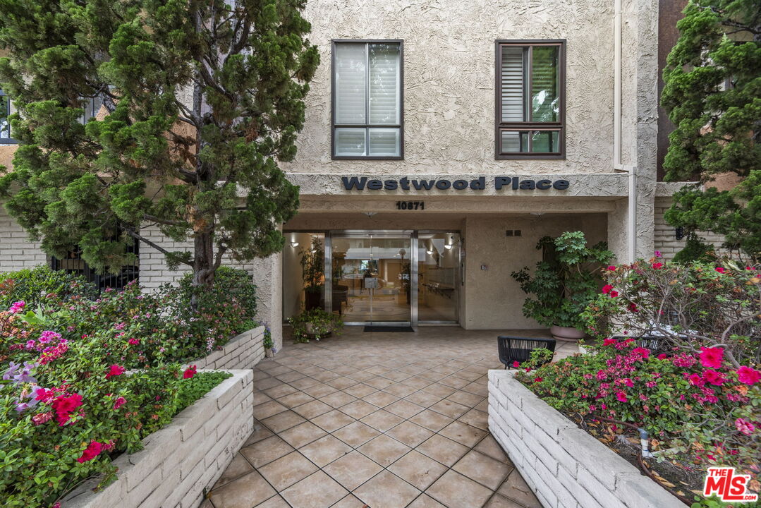 10671 Holman Ave Unit: 304