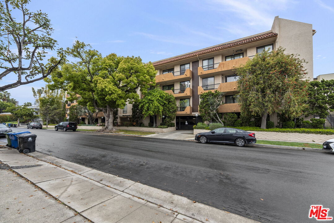 10671 Holman Ave Unit: 304