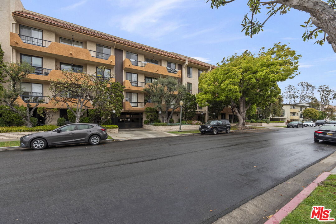 10671 Holman Ave Unit: 304