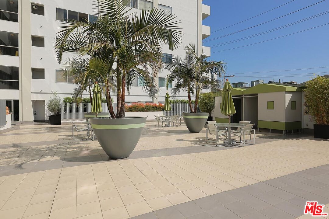 1155 N LA CIENEGA Unit: 306