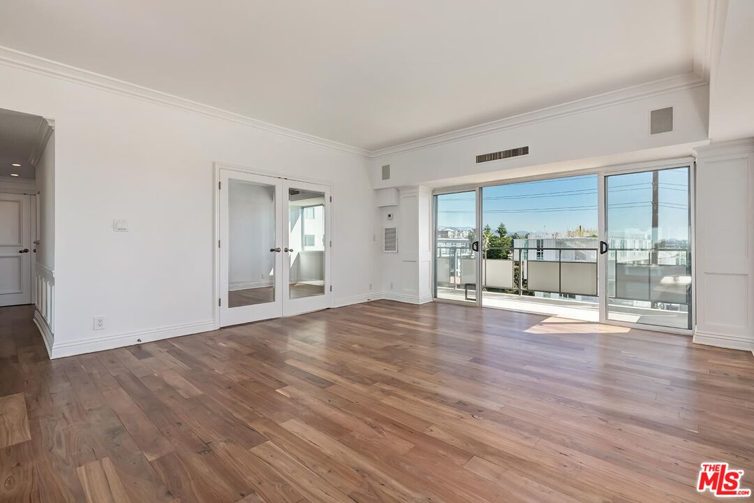 1155 N LA CIENEGA Unit: 306