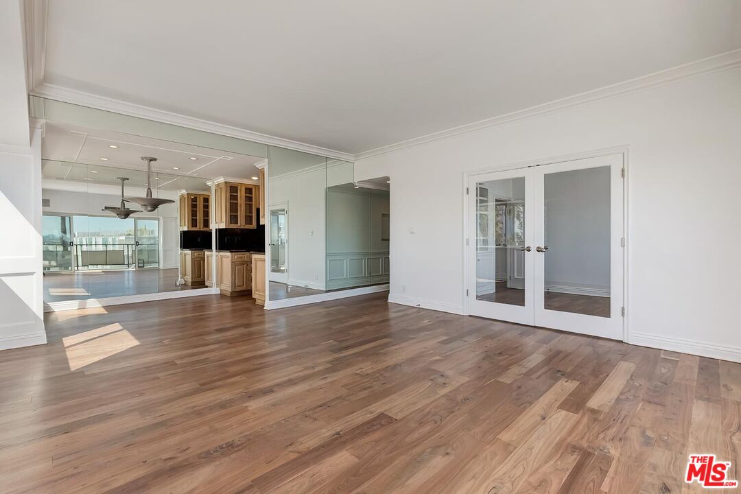 1155 N LA CIENEGA Unit: 306