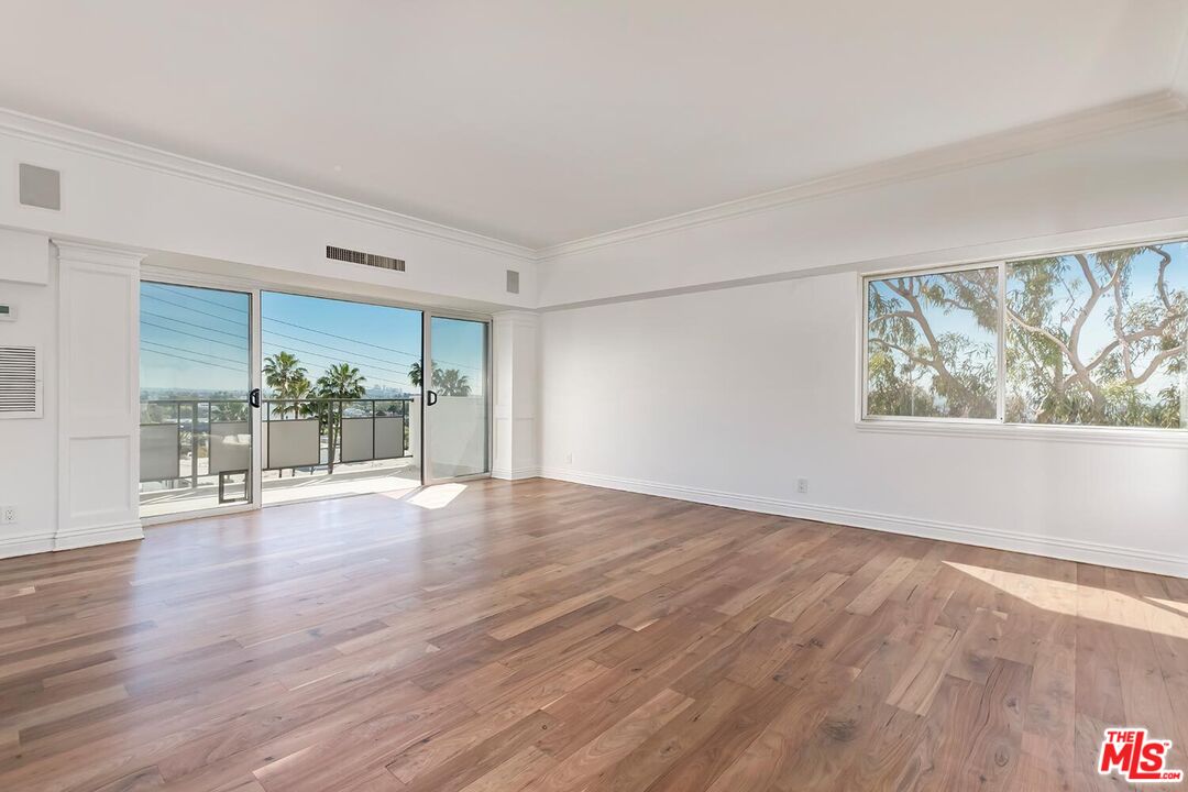 1155 N LA CIENEGA Unit: 306