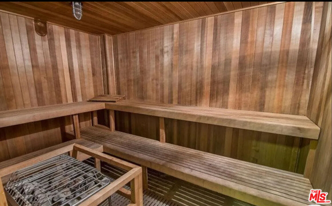 1155 N LA CIENEGA Unit: 306