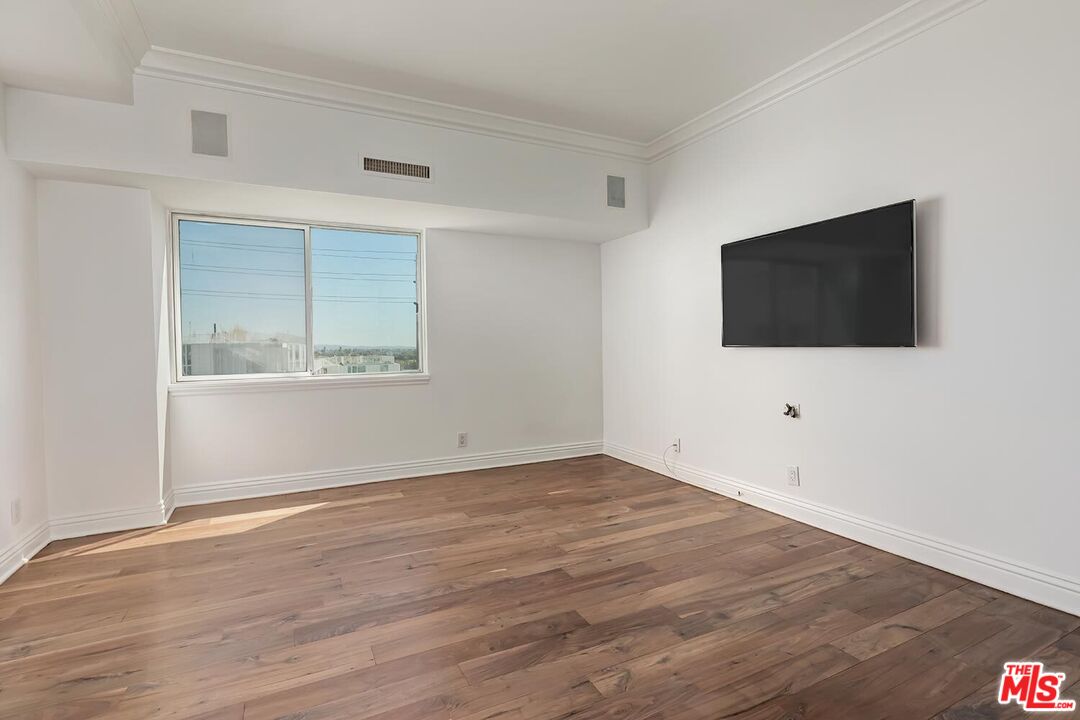 1155 N LA CIENEGA Unit: 306