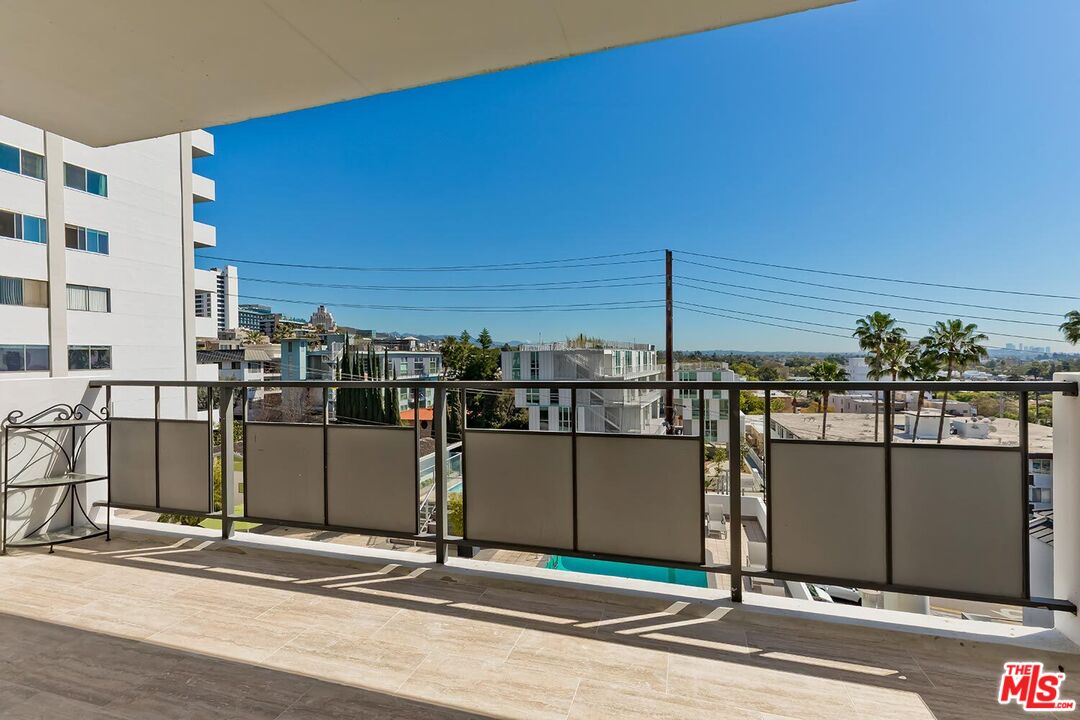 1155 N LA CIENEGA Unit: 306