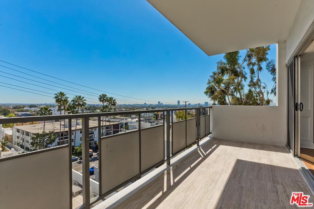 1155 N LA CIENEGA Unit: 306